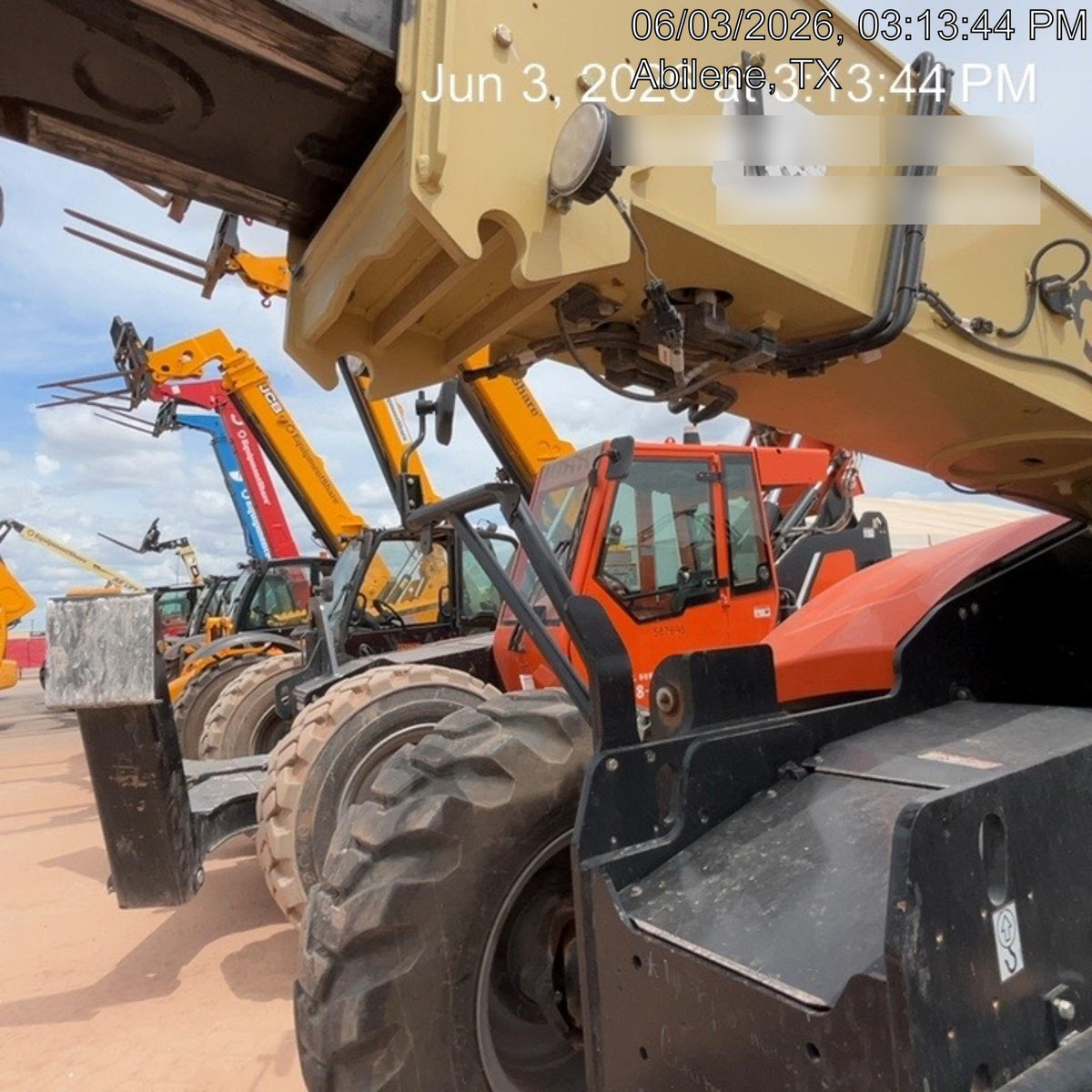 2025 JLG 1732