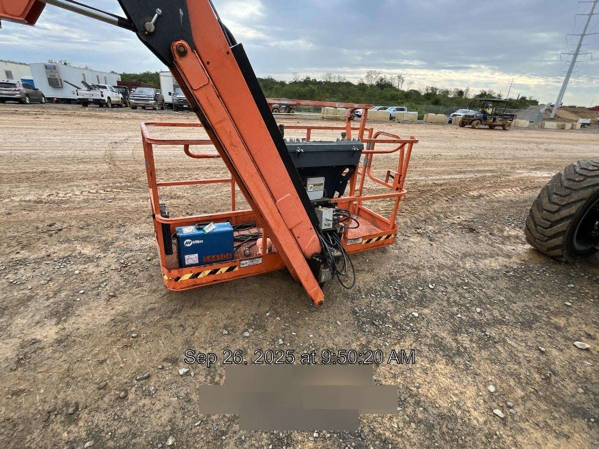 2022 JLG 860SJ