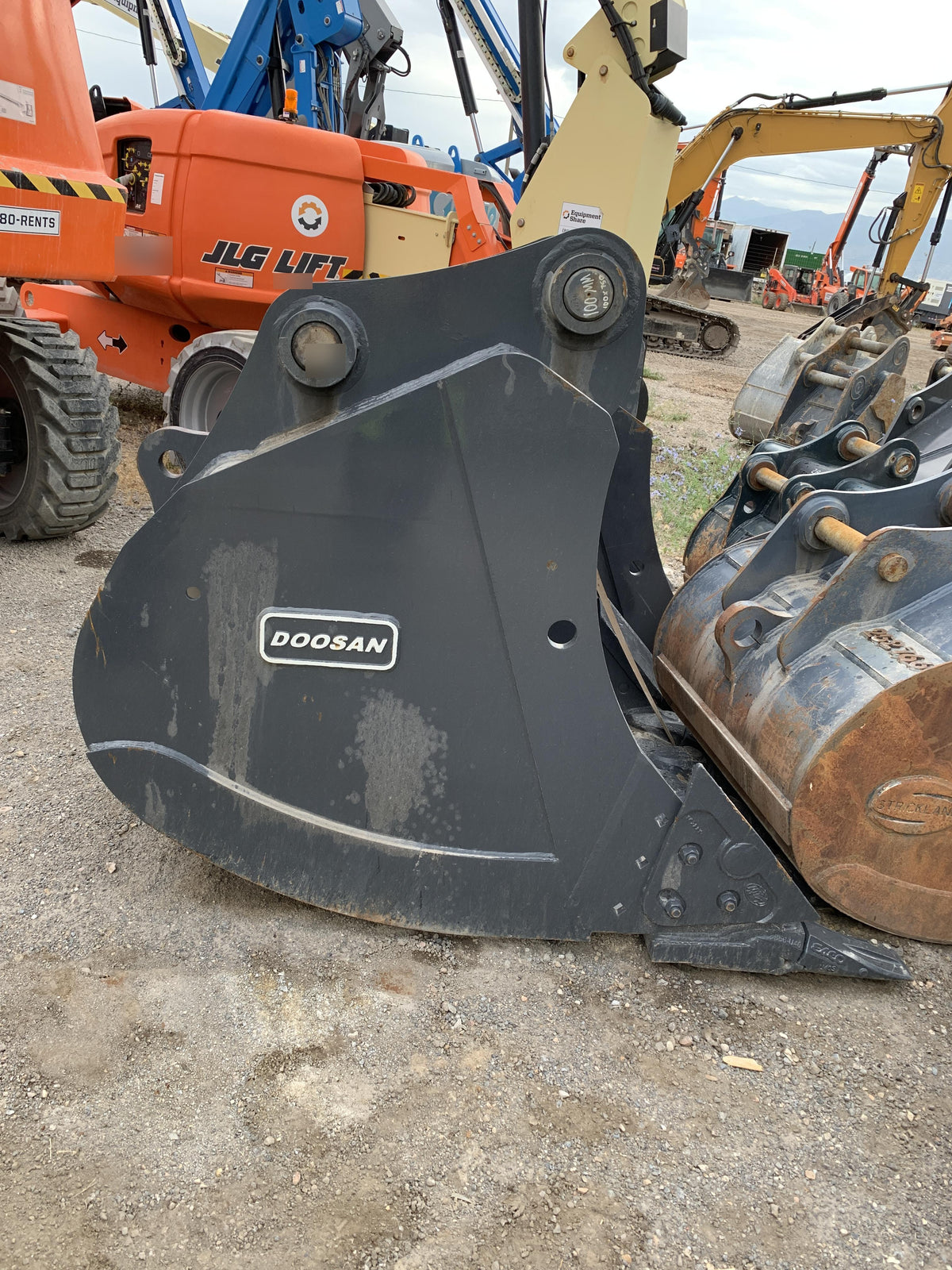 2020 DOOSAN Doosan 48" Bucket