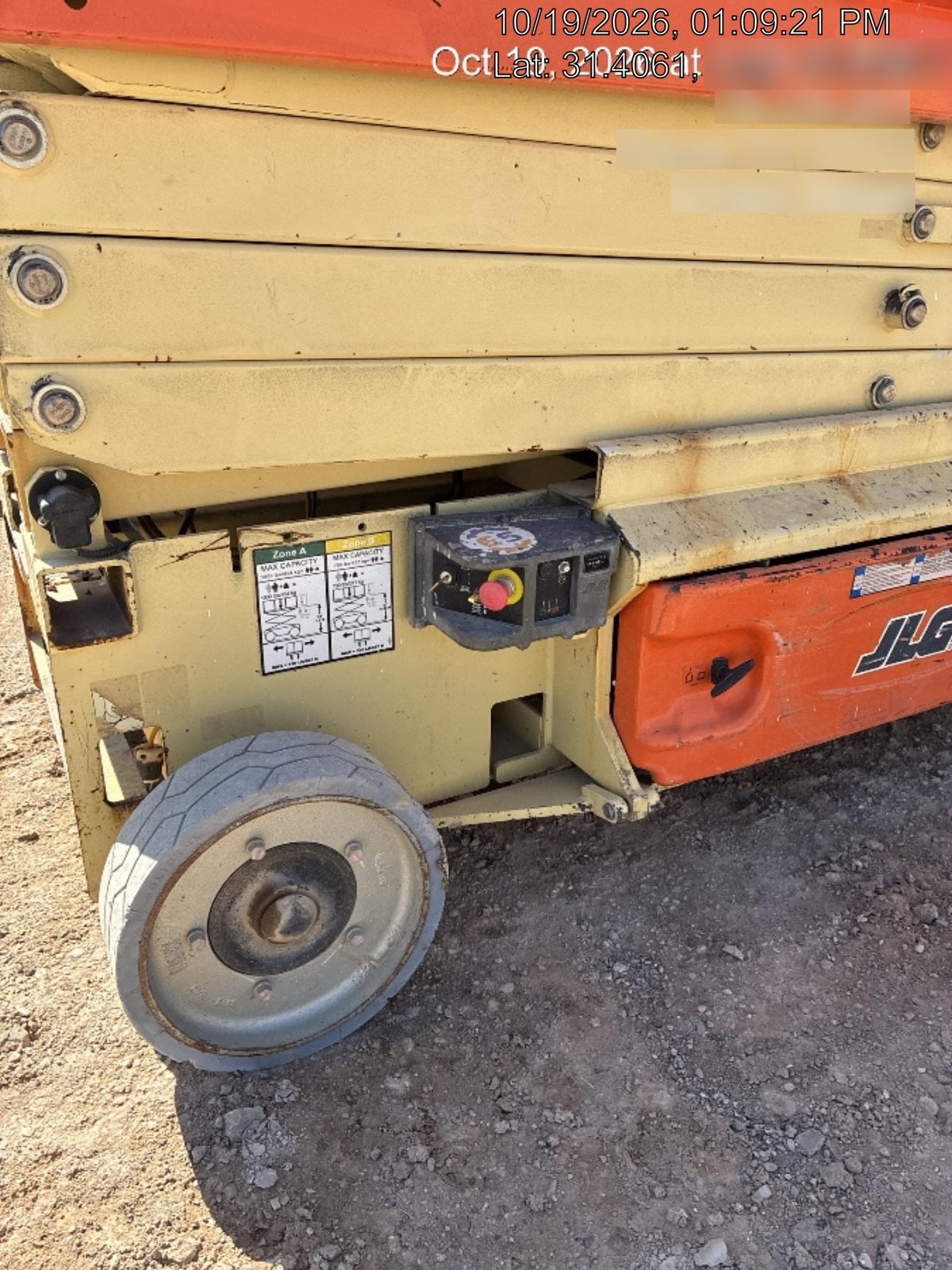 2016 JLG 3246ES