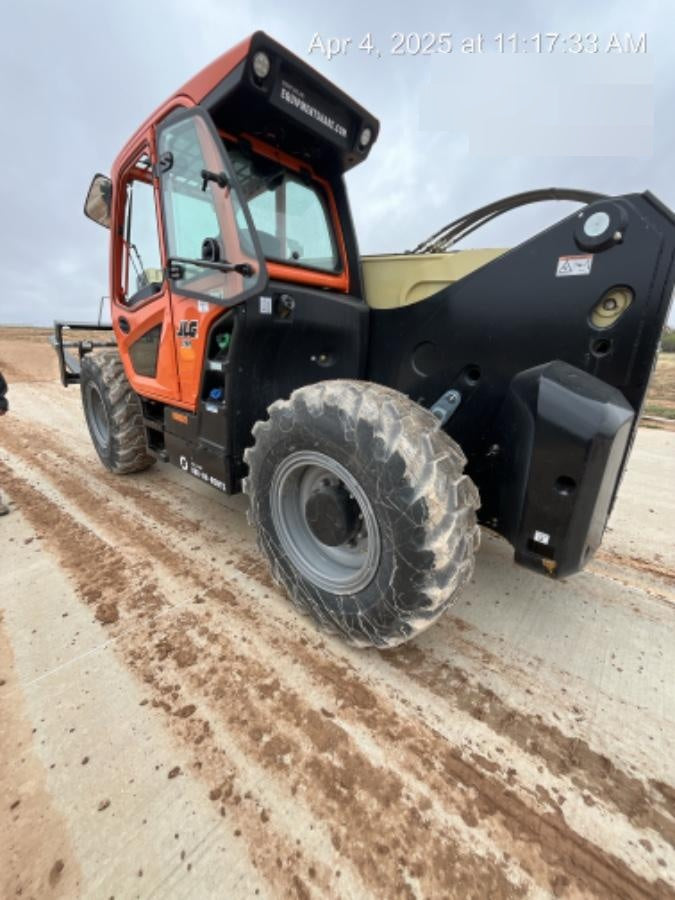 2025 JLG 1732