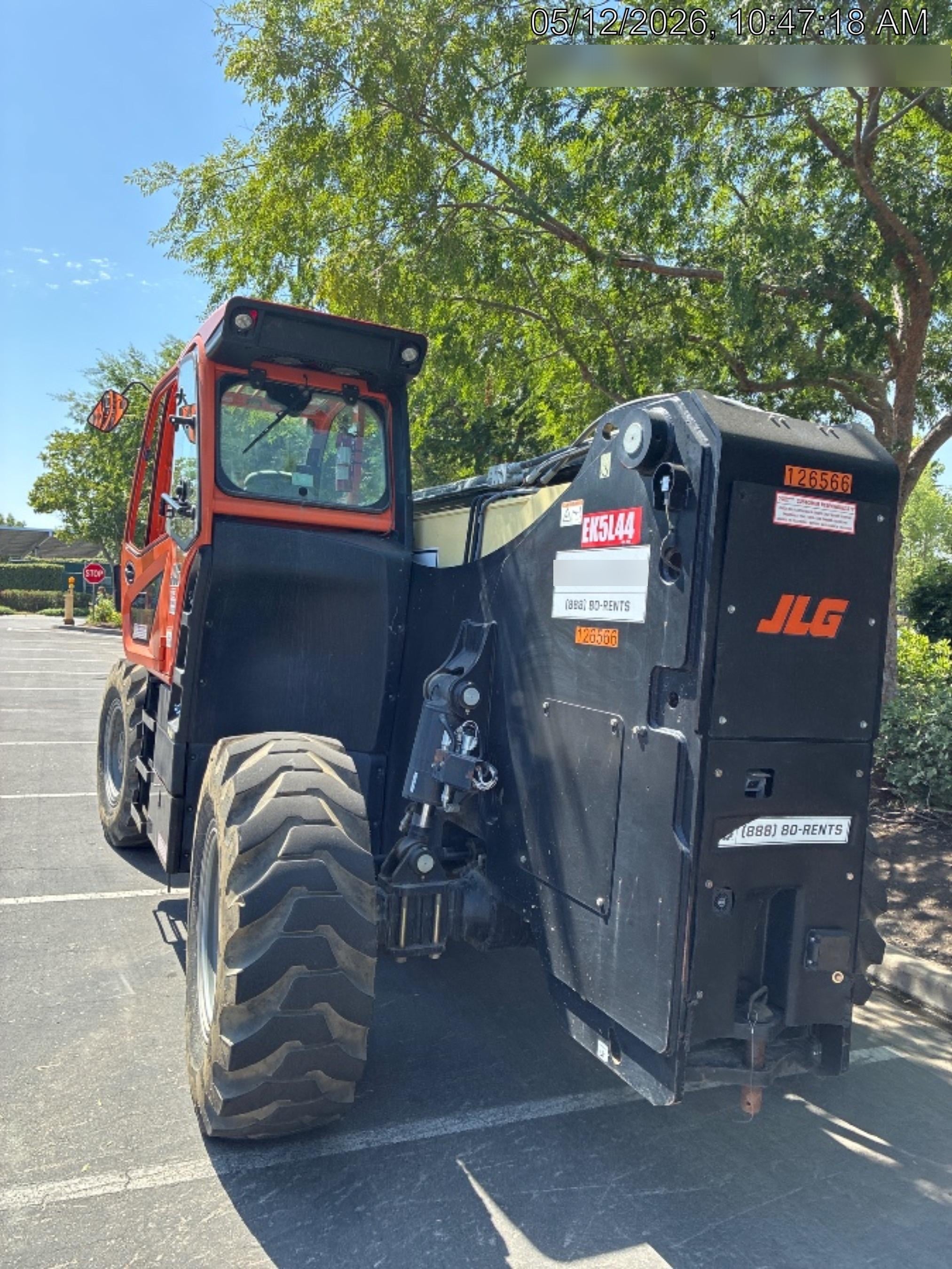 2021 JLG 1075