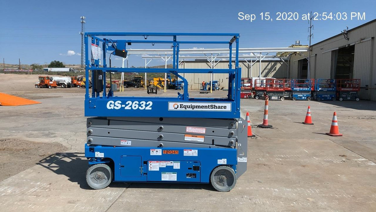 2020 Genie GS-2632 Solid NM Tires, Folding Rails with Half-Height Swing Gate, Beacon