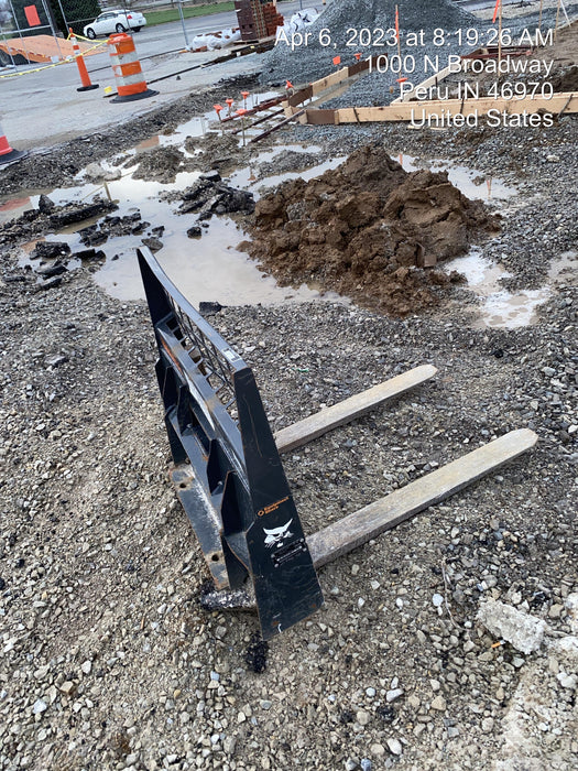 2020 BOBCAT 48" Pallet Forks - Bobcat