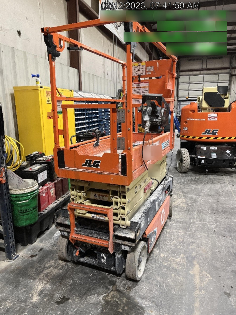 2022 JLG ES1932
