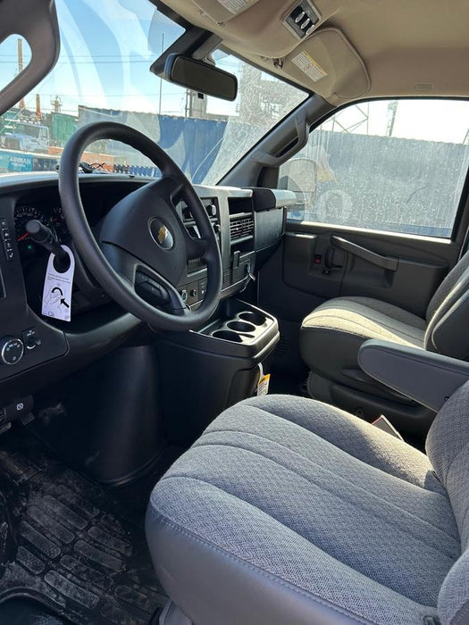 2025 CHEVROLET Express Van - Rental