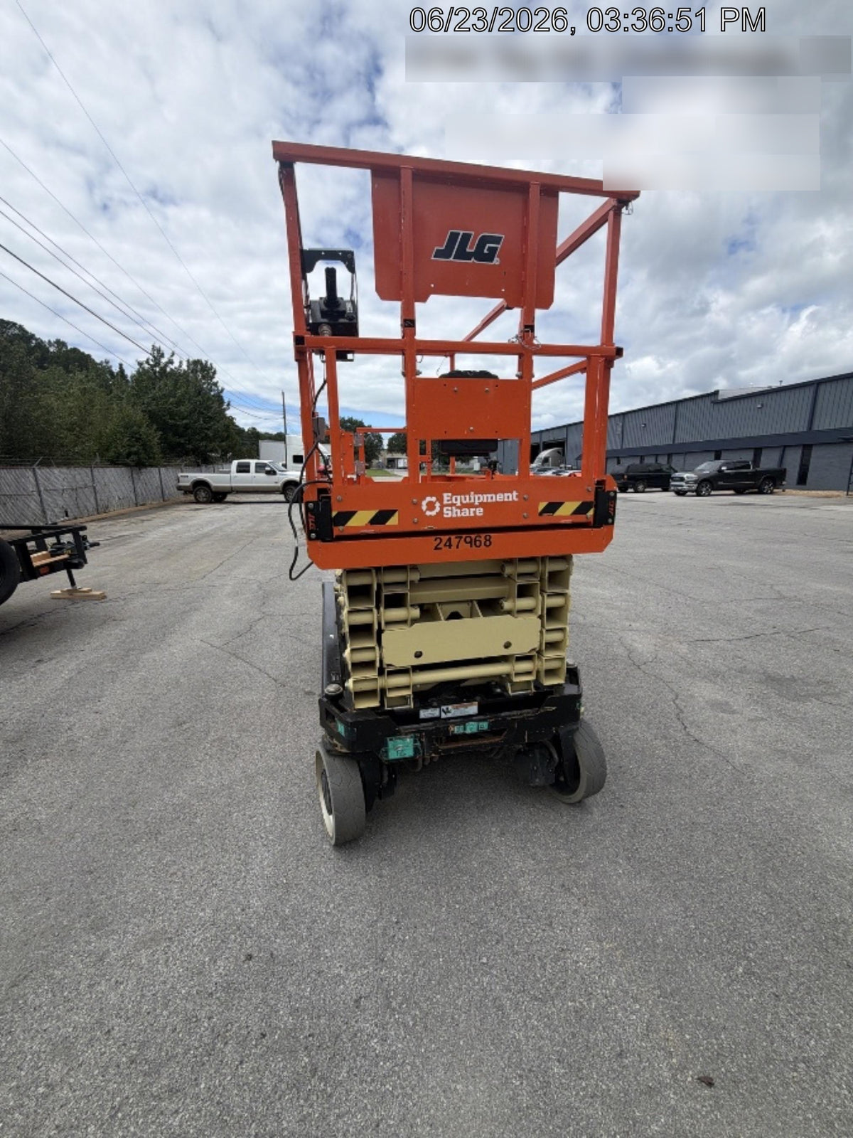 2022 JLG ES3246