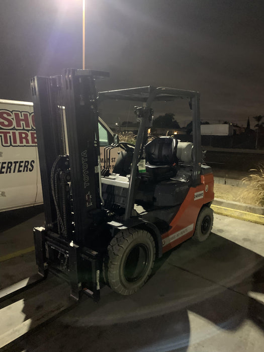 2022 TOYOTA 8FGU25 LP w/ Scale