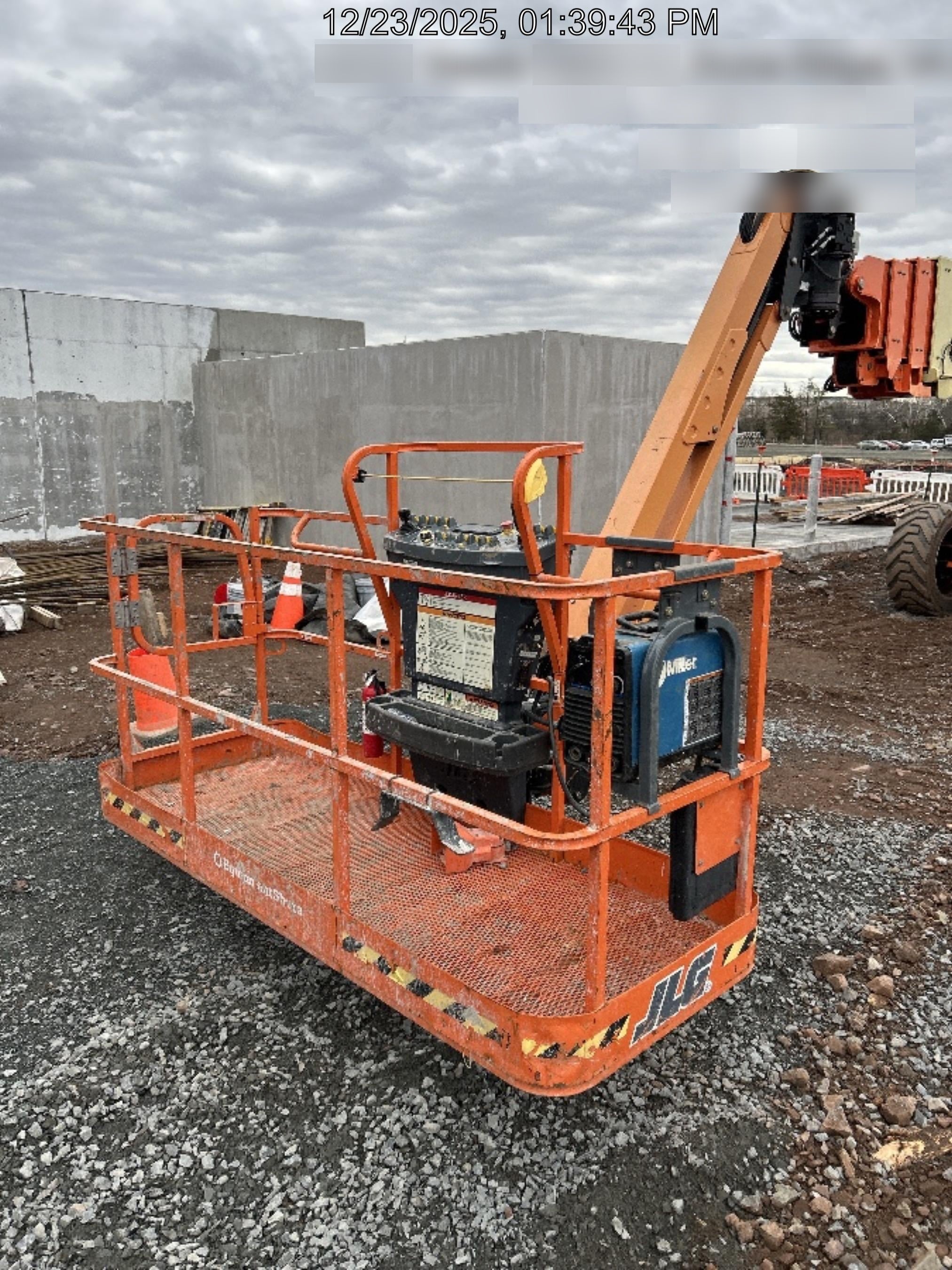 2023 JLG 1200SJP