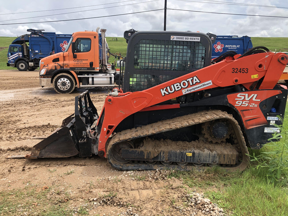 2019 Kubota SVL95-2SC Cab/Heat/Air, Standard Tracks, Standard Flow, Hydraulic QC 80" HD w/ Smooth Cutting Edge