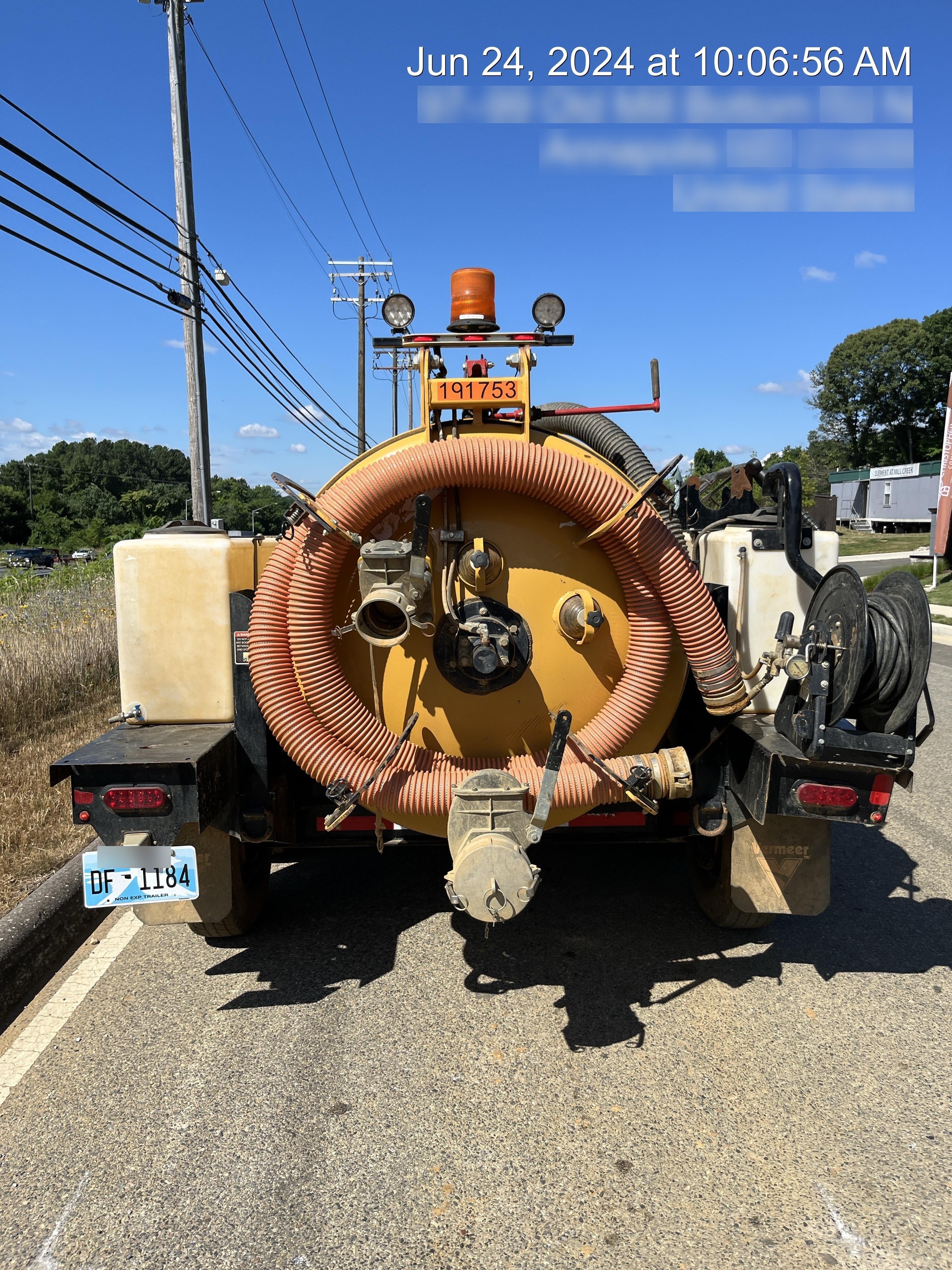 2021 Vac-Tron LP573XDT T4 Koehler Diesel Engine, 500 Gallon Debris Tank, x2 100 Gallon Water Tanks
