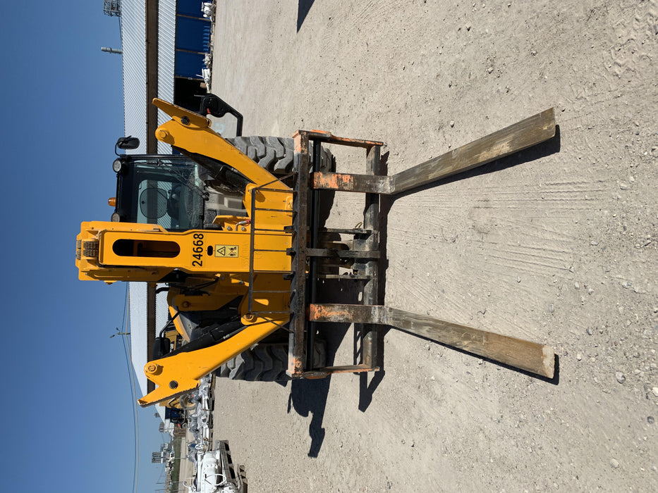 2019 JCB 512-56 74 HP w/CAB/HVAC, Beacon, Aux Hydraulics, Worklights, Solid Tires w/60" Carriage/Forks