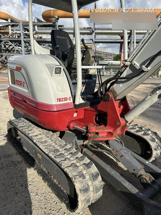 2021 TAKEUCHI TB235-2R