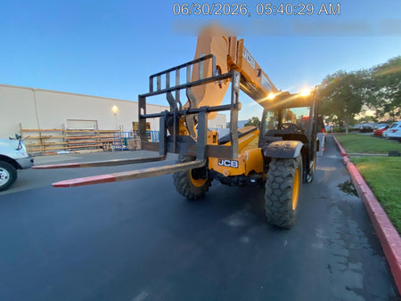 2019 JCB 506-36 Canopy, 74 HP, Foam Filled Tires, STD Worklight, Beacon, Aux Hydraulics, Lifting Eye, Back up Alarm 48" Carriage/48" Forks