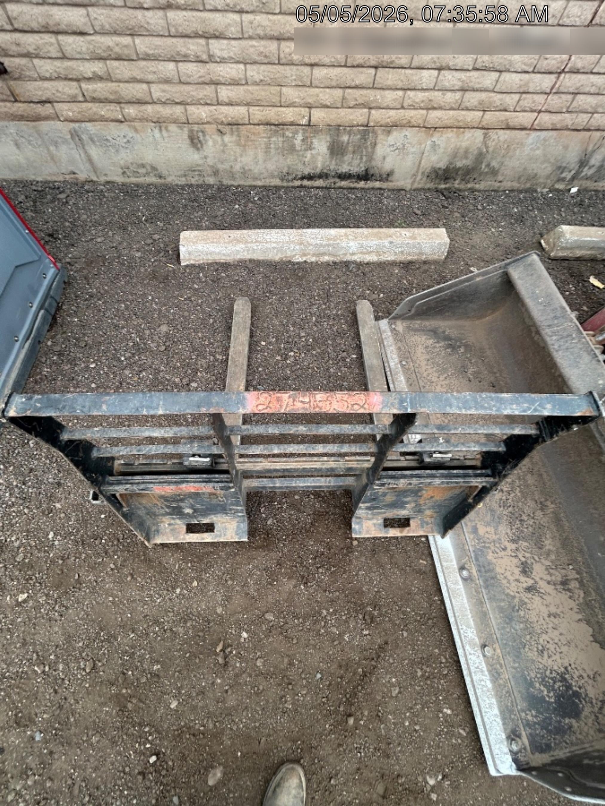 2022 ARROW MATERIAL HANDLING 48" Pallet Forks - Arrow