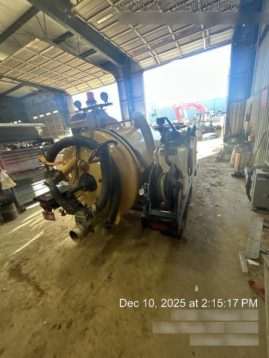 2021 VAC-TRON LP573XDT