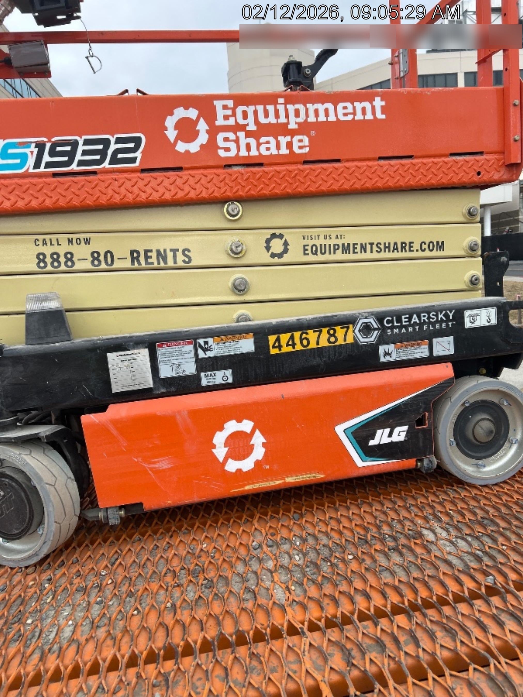 2024 JLG ES1932