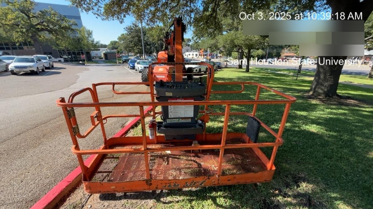 2021 JLG 1200SJP
