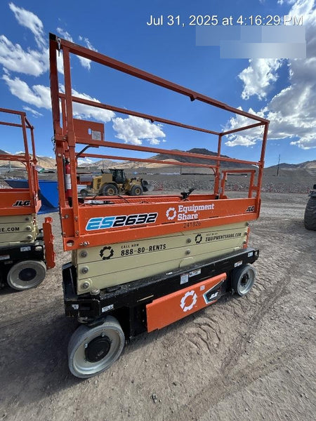 2022 JLG ES2632