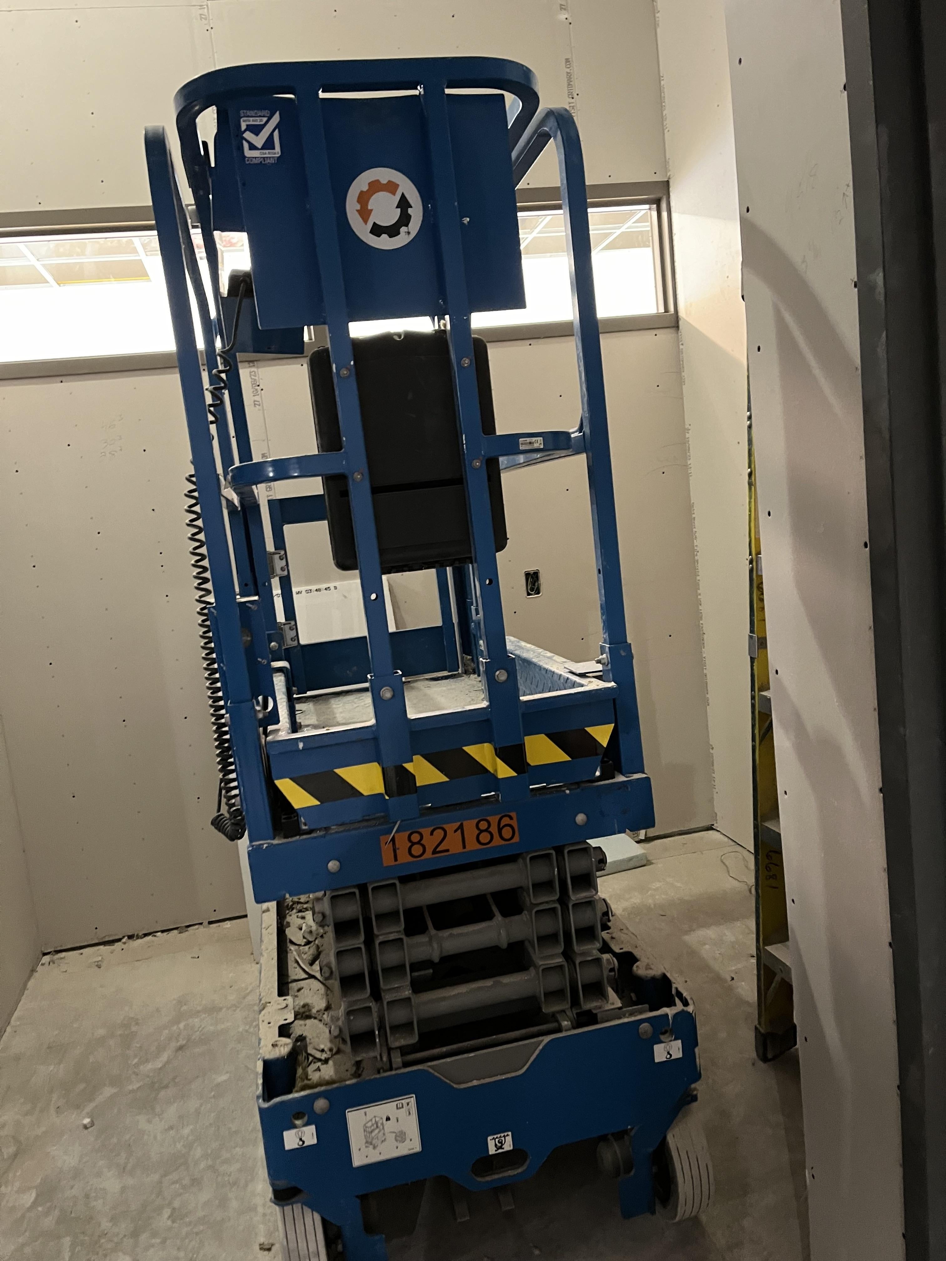 2021 GENIE GS-1330m