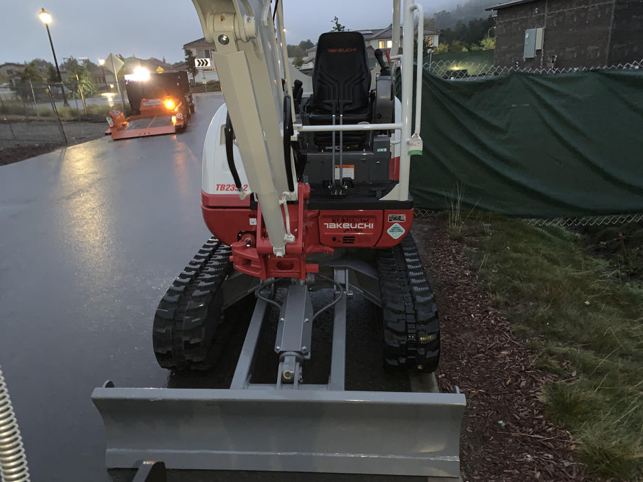 2021 TAKEUCHI TB235-2R