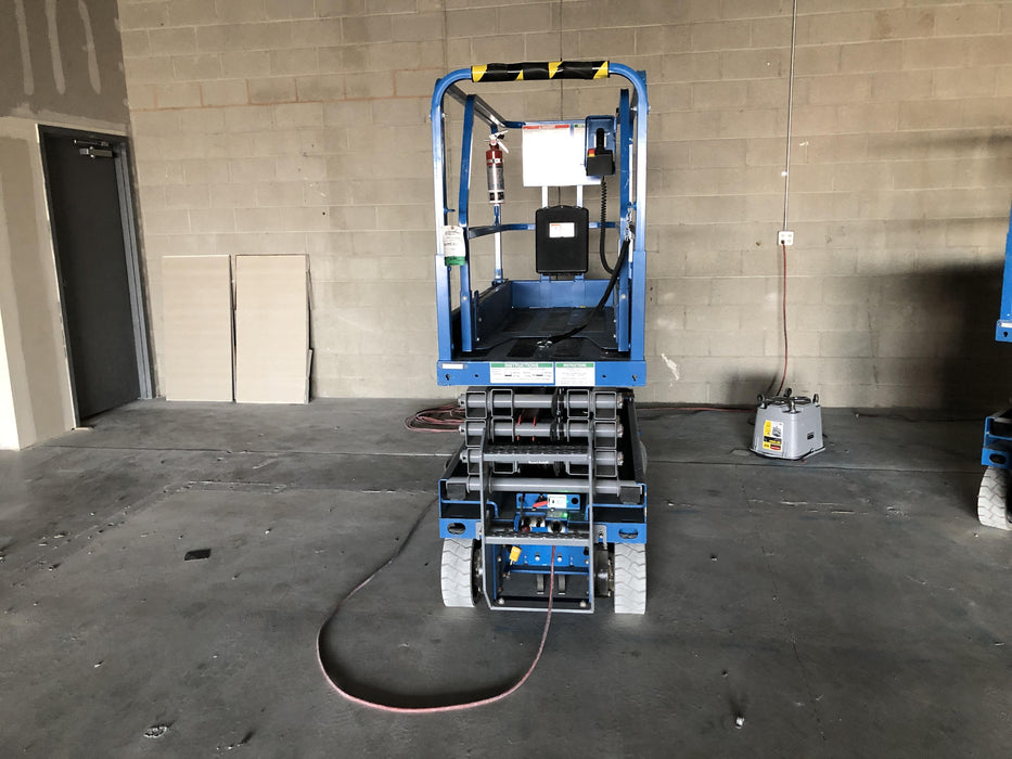 2019 Genie GS-1930 Fixed rails with chain Entry