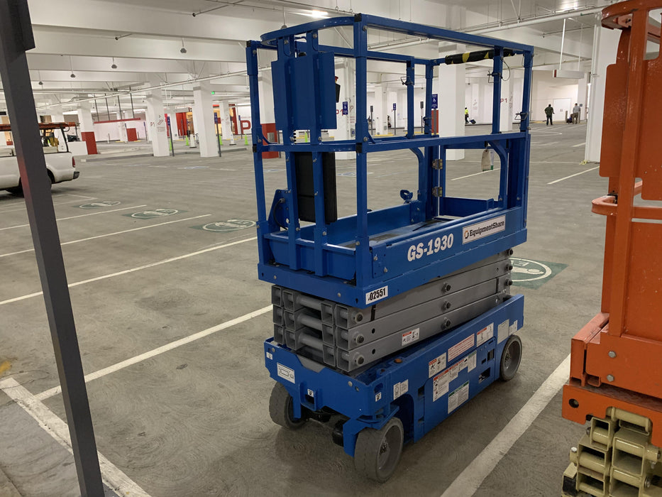 2020 Genie GS-1930 Solid Non Marking Tires, Beacon, Folding rails with half height swing gate, 800W Inverter