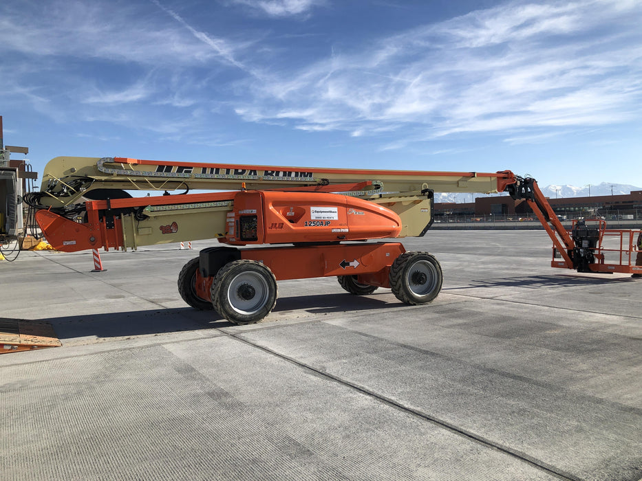 2019 JLG 1250AJP