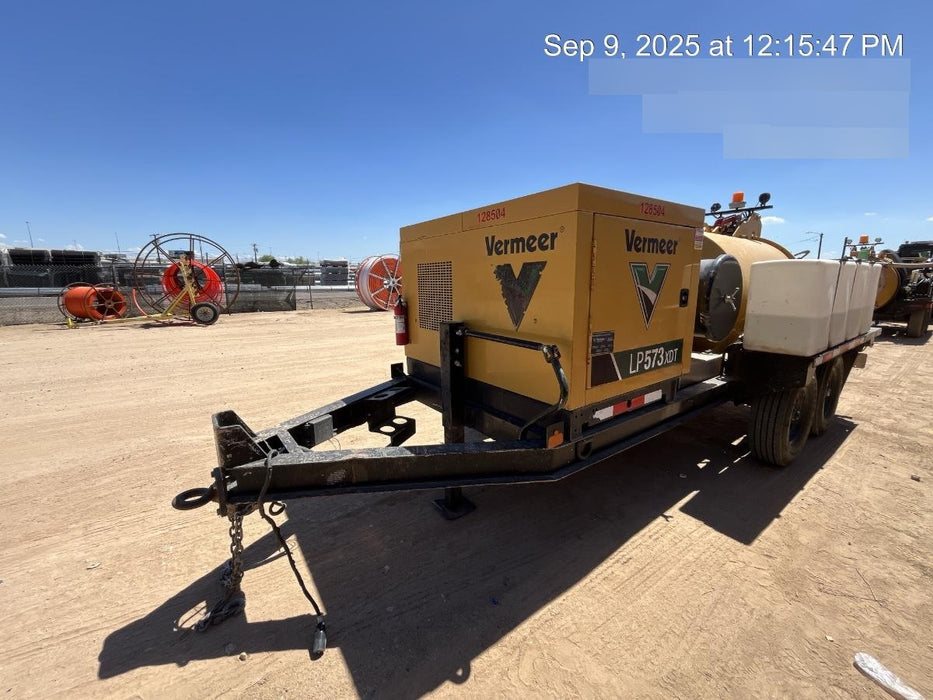 2020 Vac-Tron LP573XDT Tier 4 Kohler Diesel Engine, 500 Gallon Debris Tank w/ Hydraulic Tilt, two (2) 100 Gallon Water Tanks, Low Profile Torsion Axles (12,000 GVWR), Manual Jack Trailer