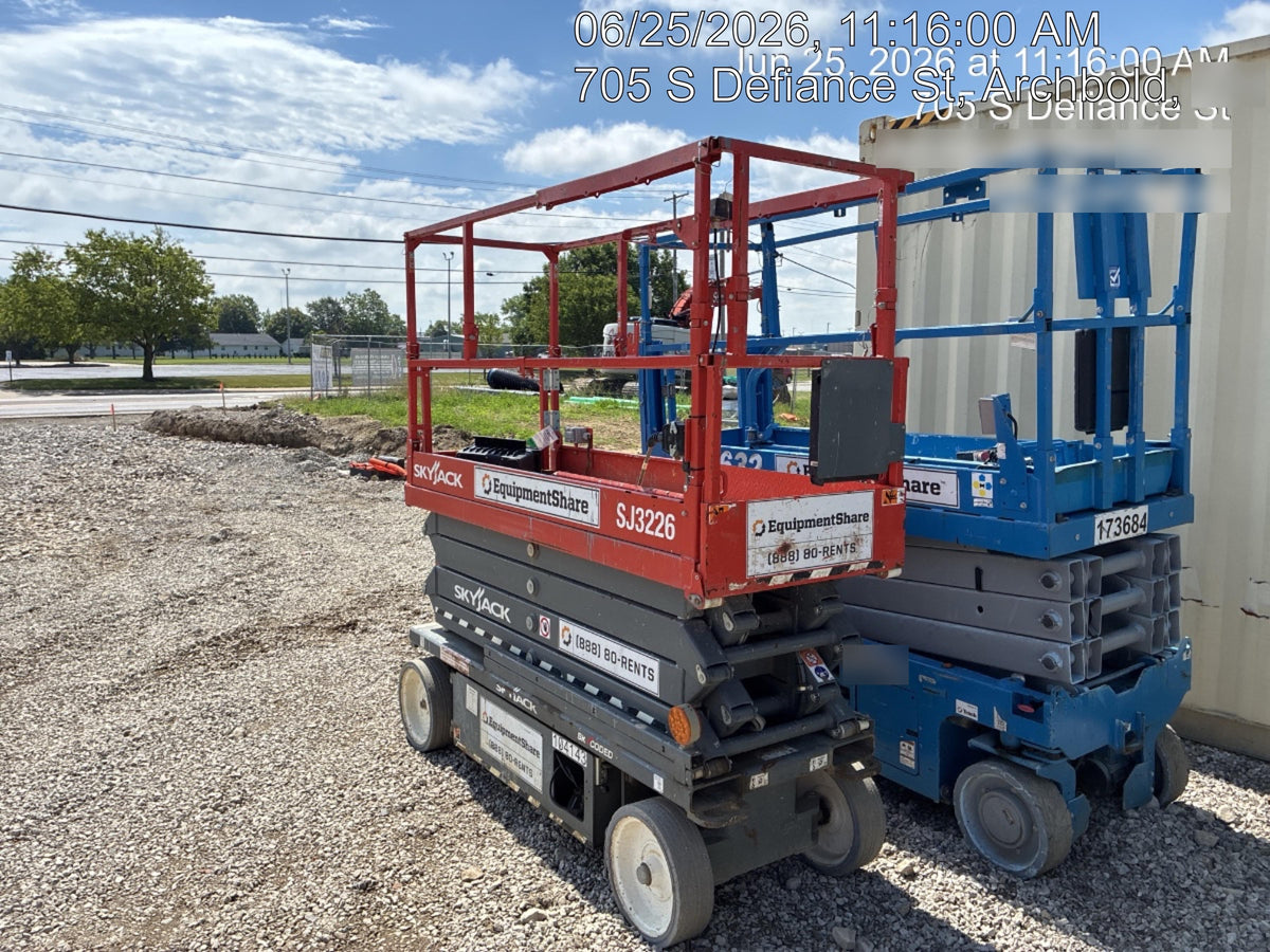 2020 Skyjack SJIII-3226 Solid NM Tires, Half height spring hinged entry gate, Dual Beacons