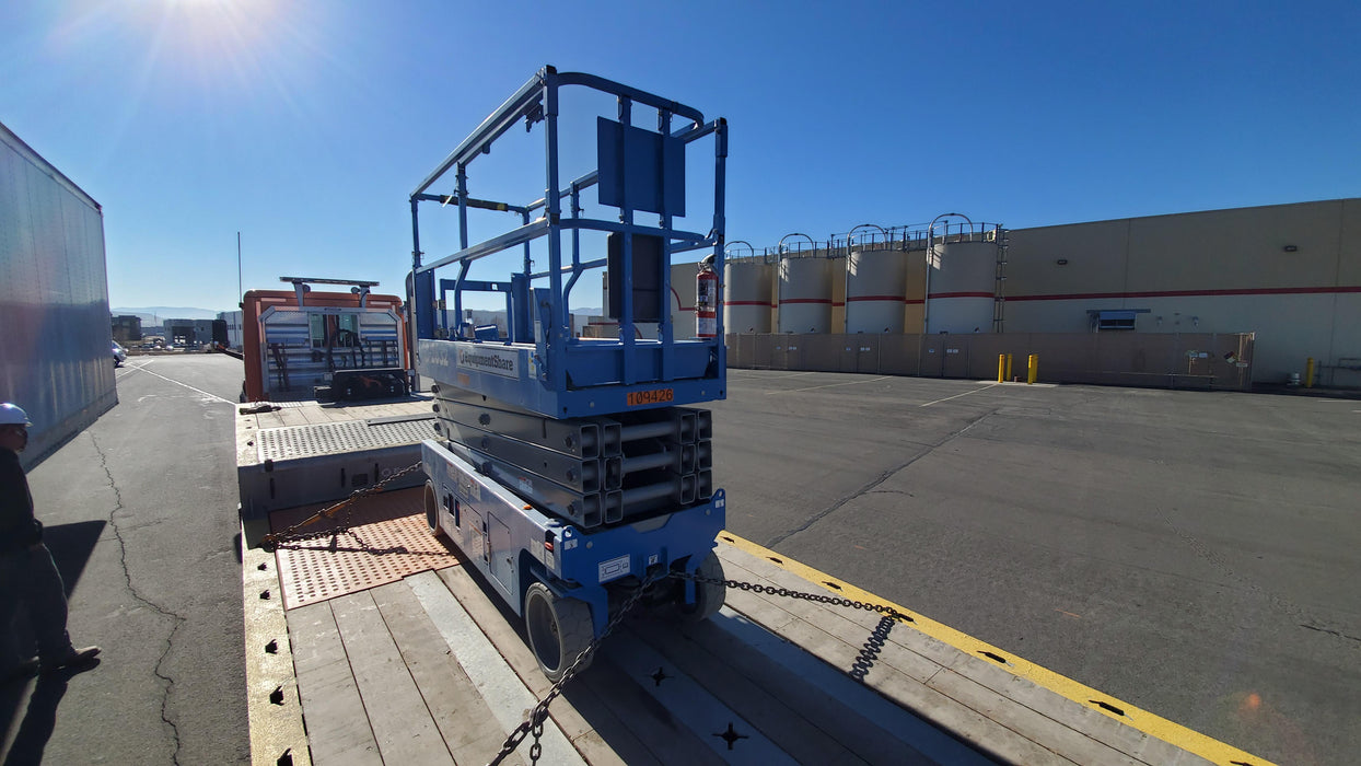 2020 Genie GS-2632 Solid NM Tires, Folding Rails with Half-Height Swing Gate, Beacon