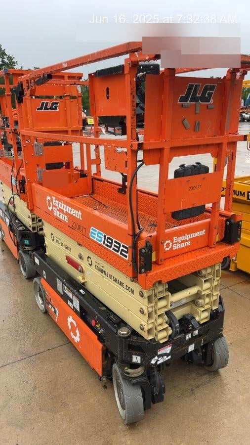 2022 JLG ES1932