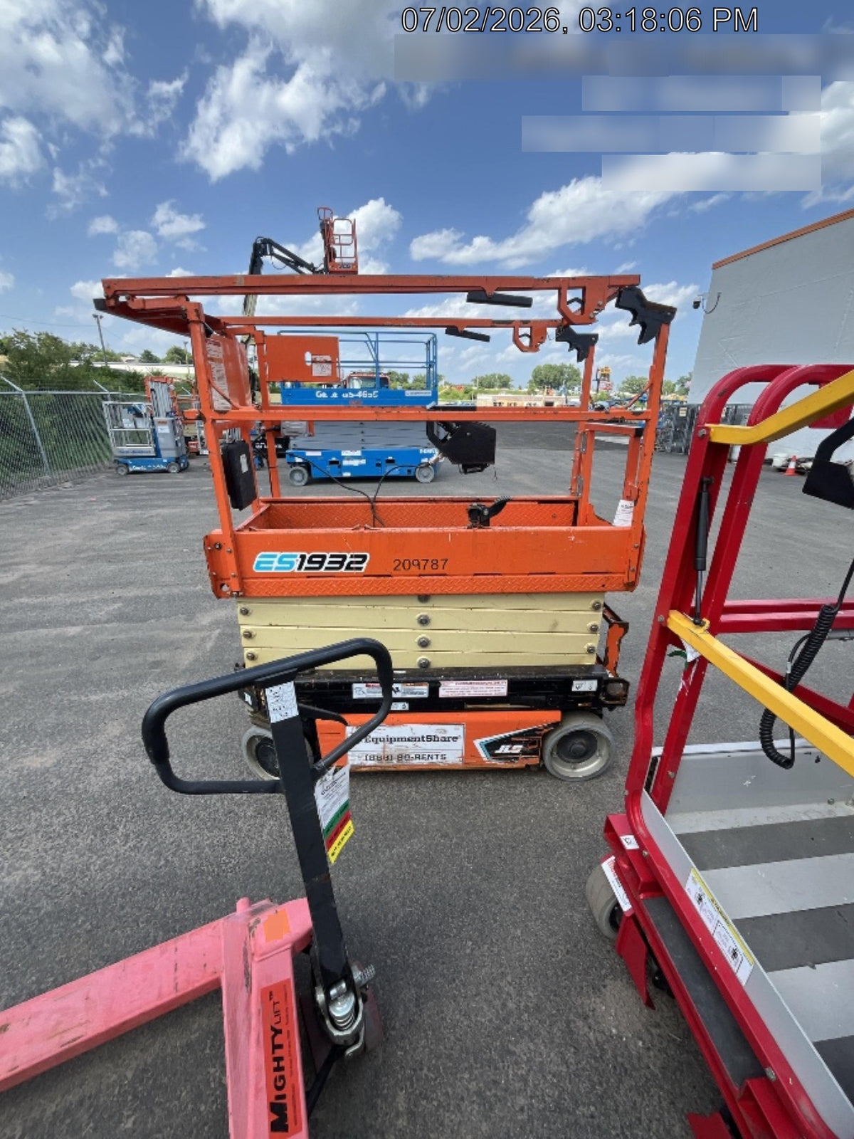 2022 JLG ES1932