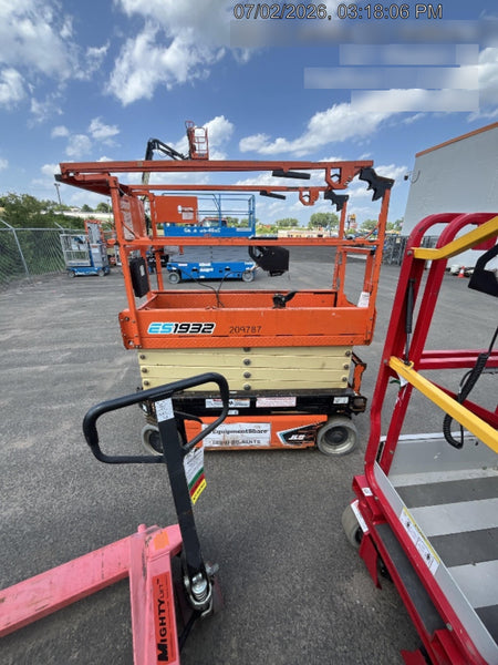 2022 JLG ES1932