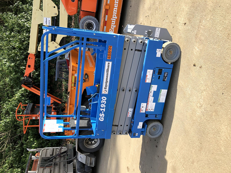 2019 Genie GS-1930 Half Height Swing Gate, 800W Inverter