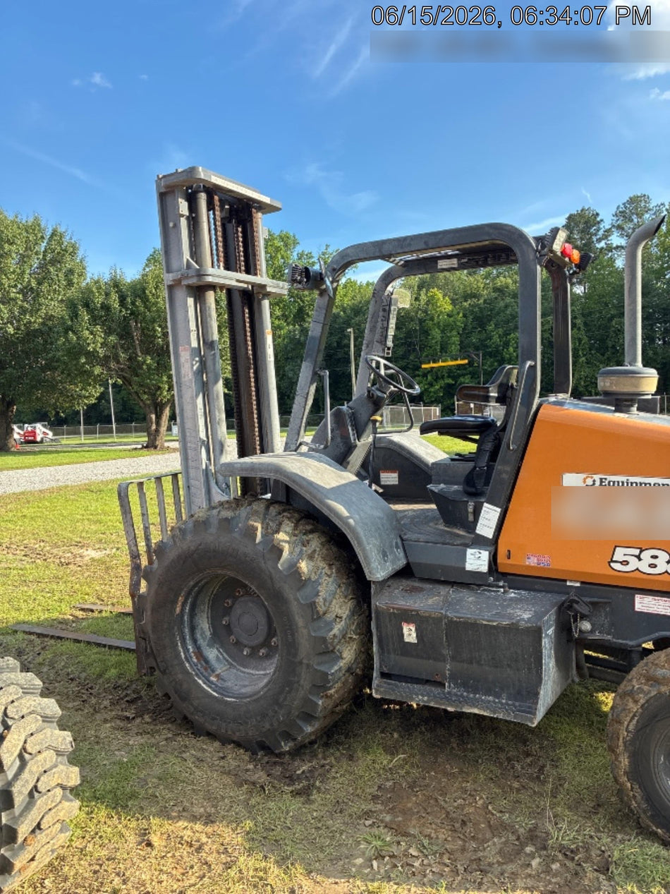 2023 CASE 588H