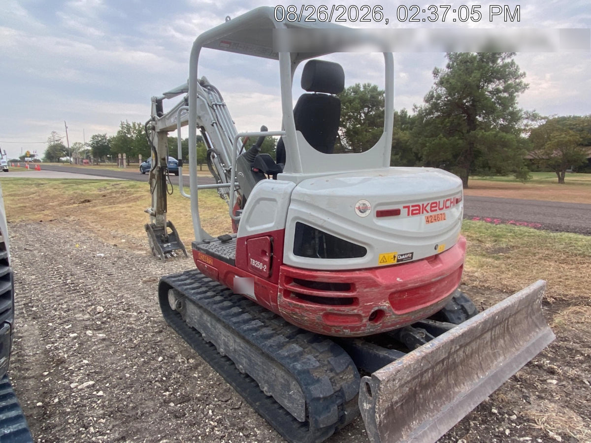 2024 TAKEUCHI TB250-2R