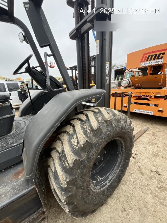 2019 CASE 588H