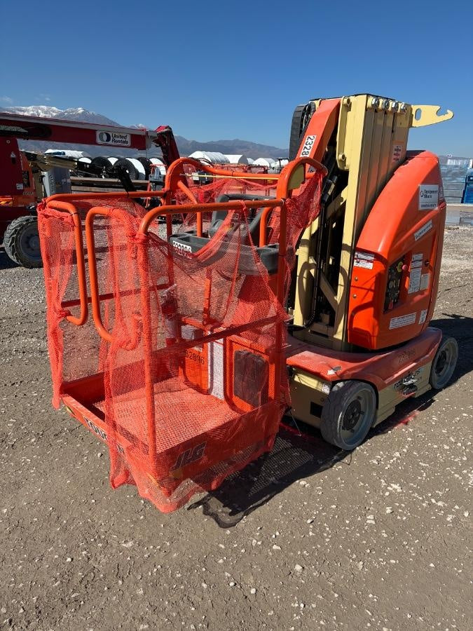 2022 JLG 26E