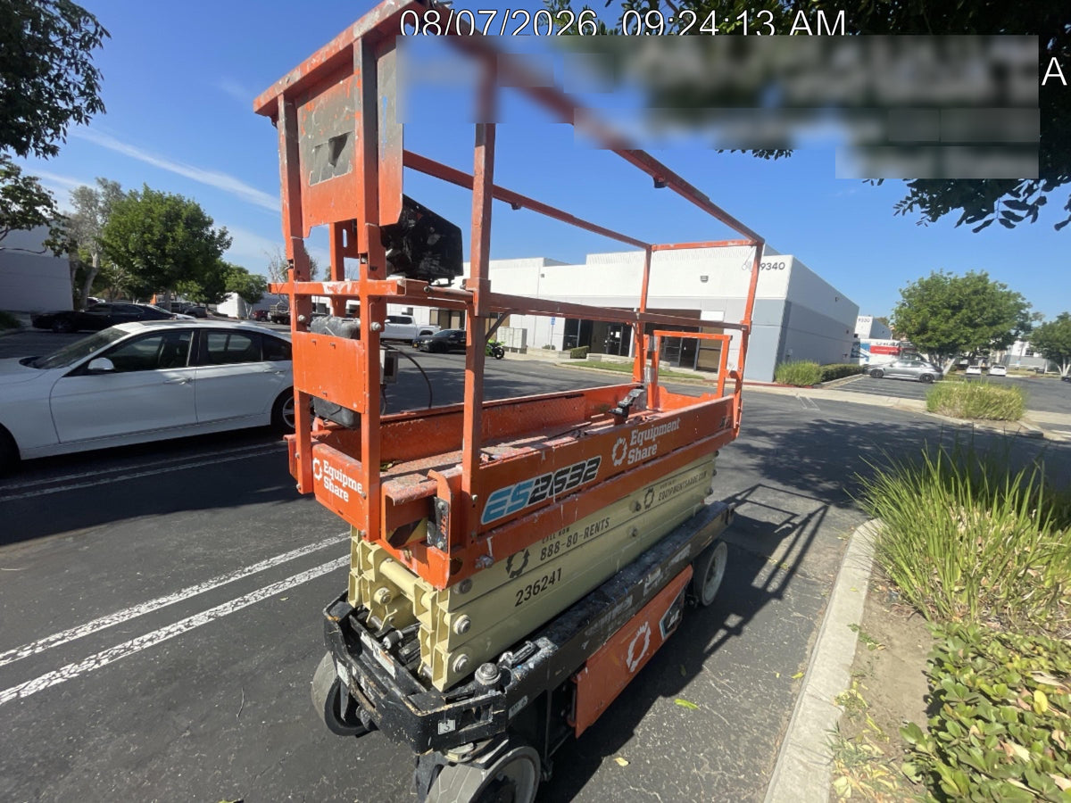 2022 JLG ES2632