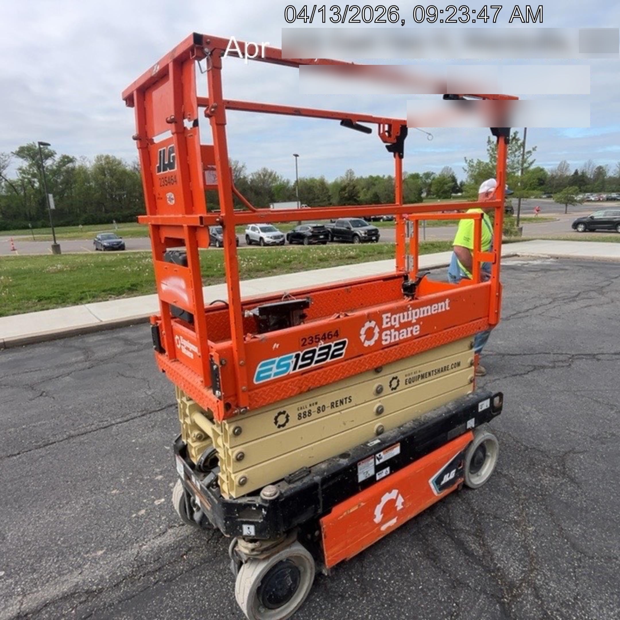 2022 JLG ES1932