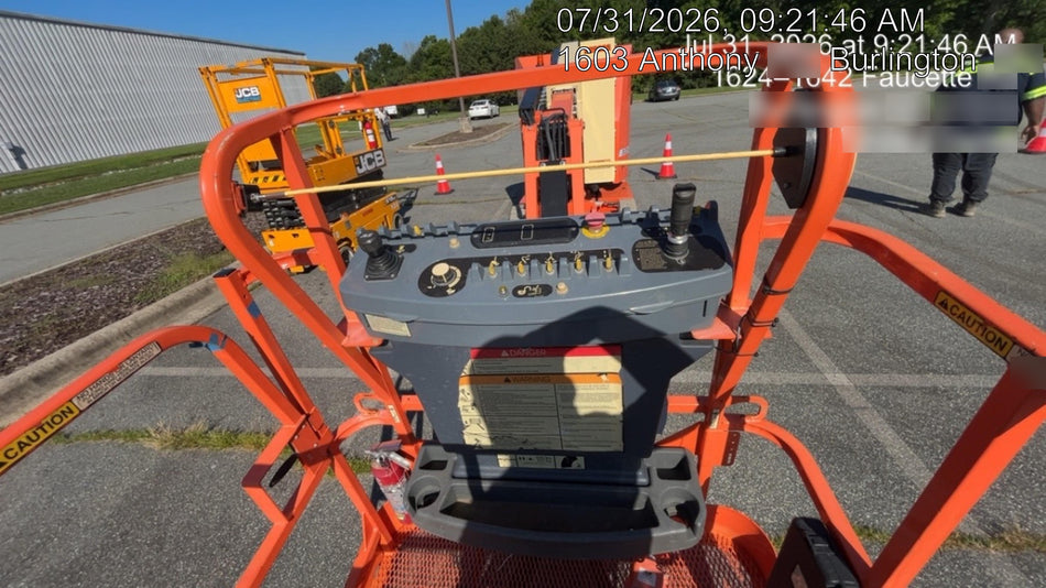 2022 JLG E300AJP