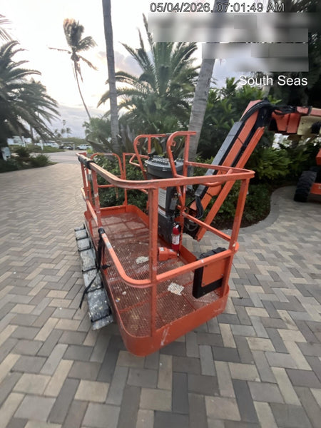 2016 JLG 660SJ