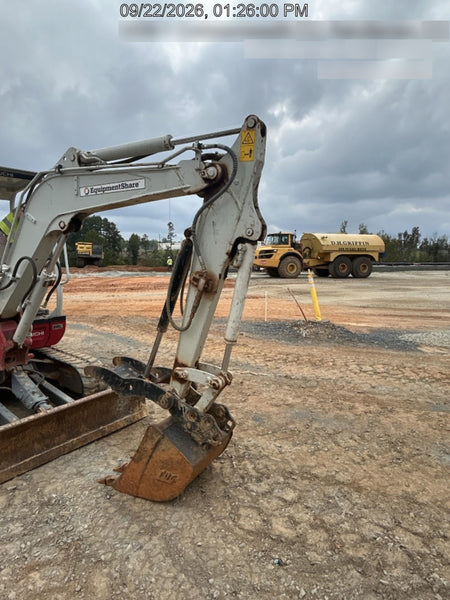 2022 TAKEUCHI TB235-2R