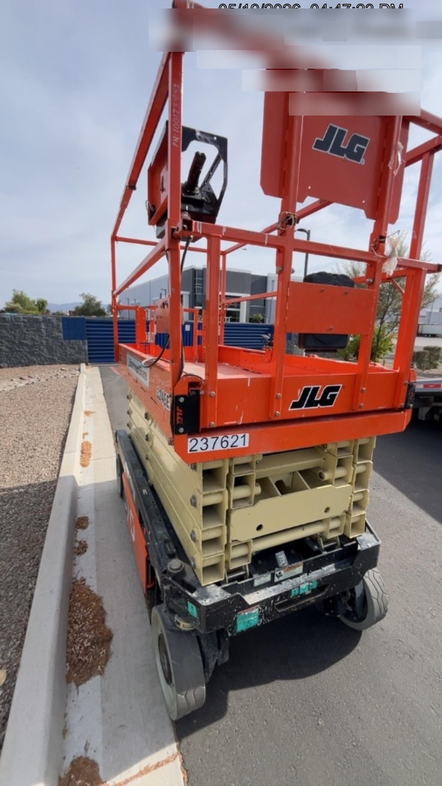 2022 JLG ES3246
