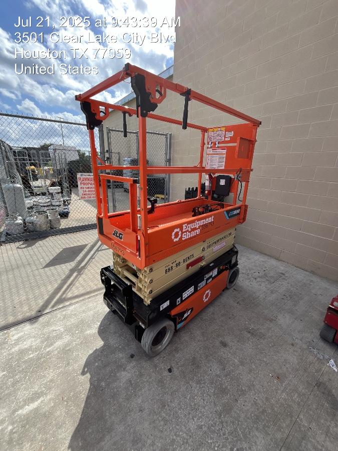 2025 JLG ES1932