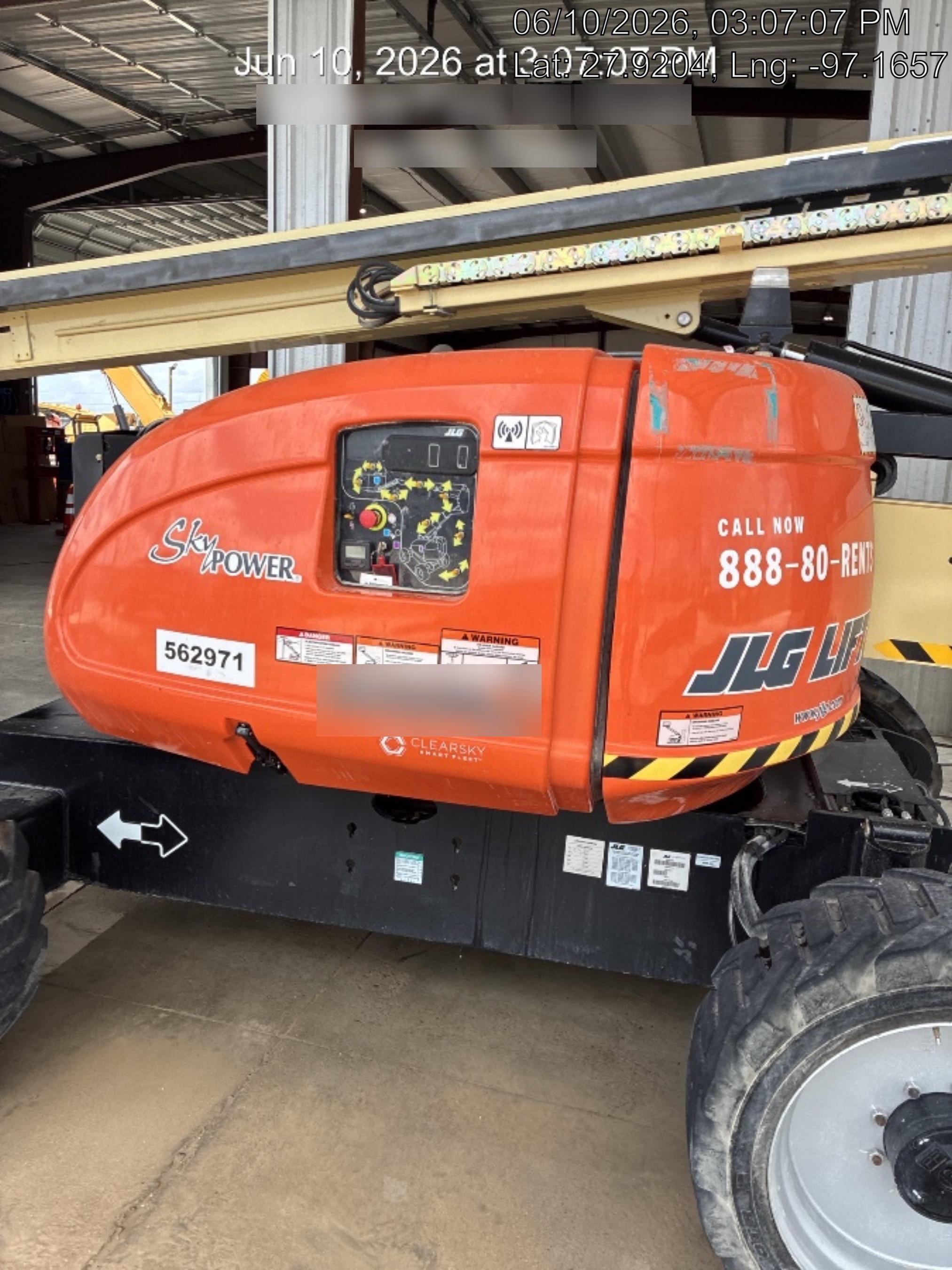 2025 JLG 600AJ