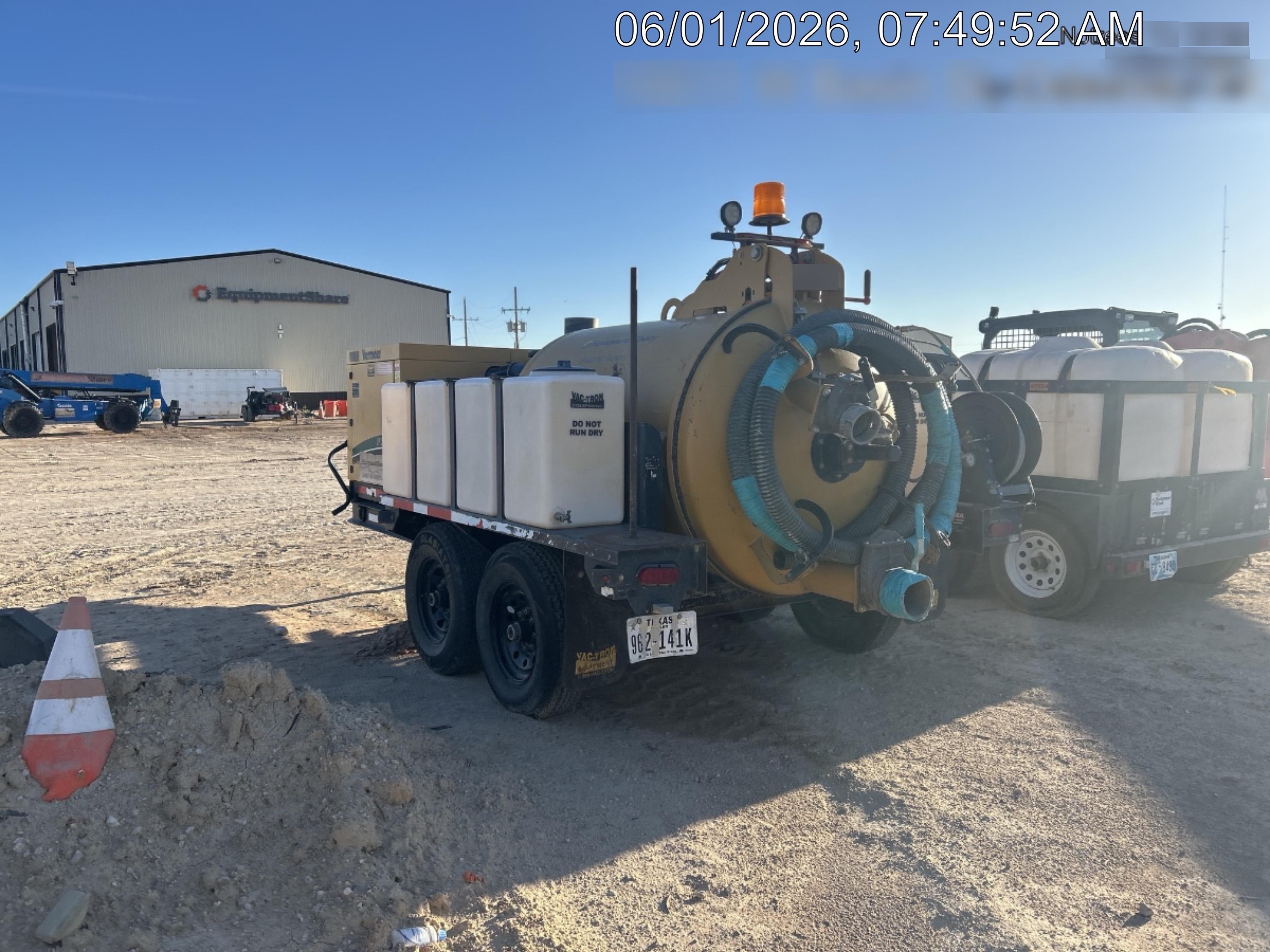 2019 Vac-Tron LP573XDT 24Hp Kohler Diesel, 500 Gal Debris Tank, 500 CFM Vacuum Pump, x2 100 Gal Water Tanks
