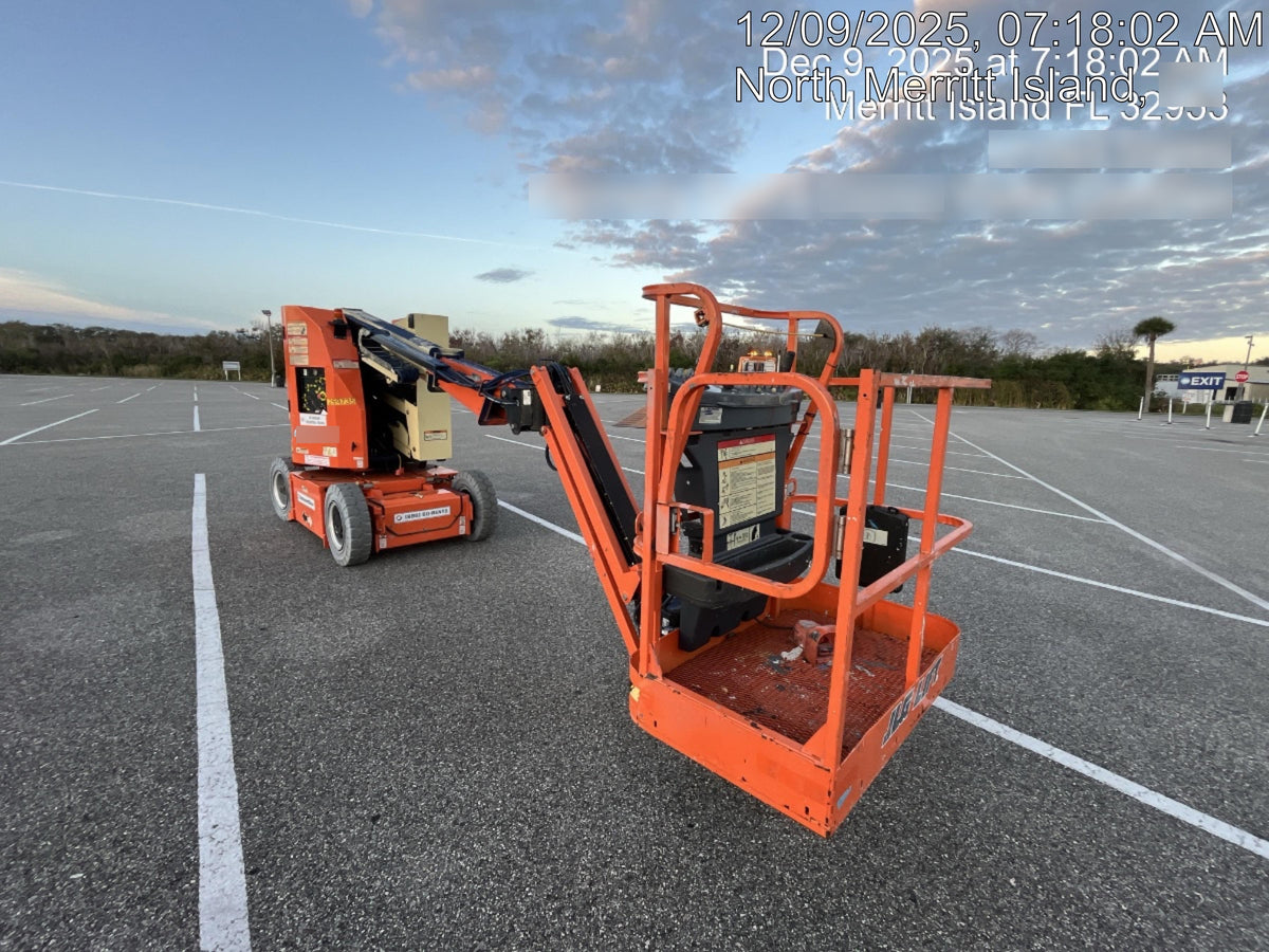 2022 JLG E300AJP