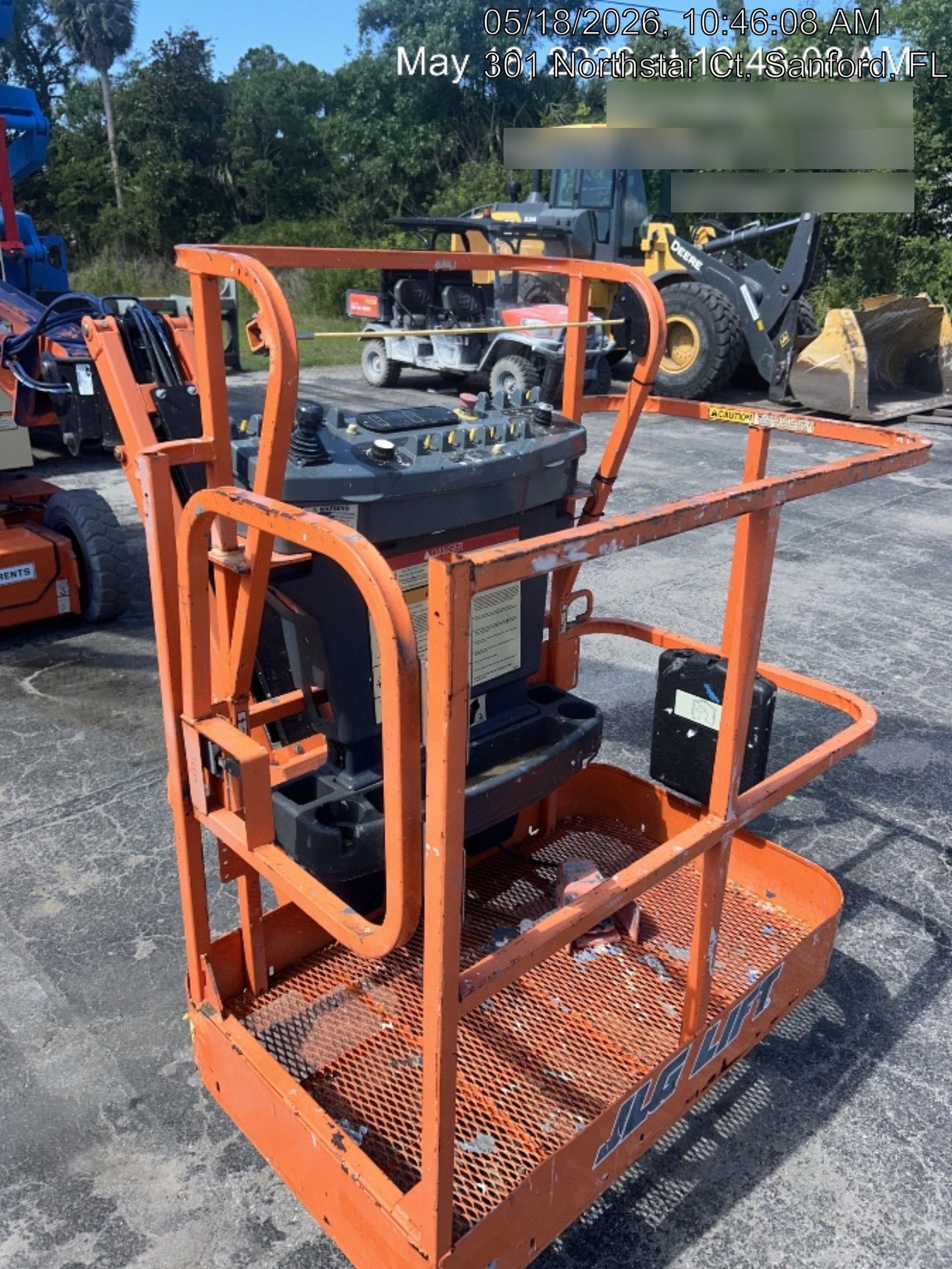 2022 JLG E300AJP